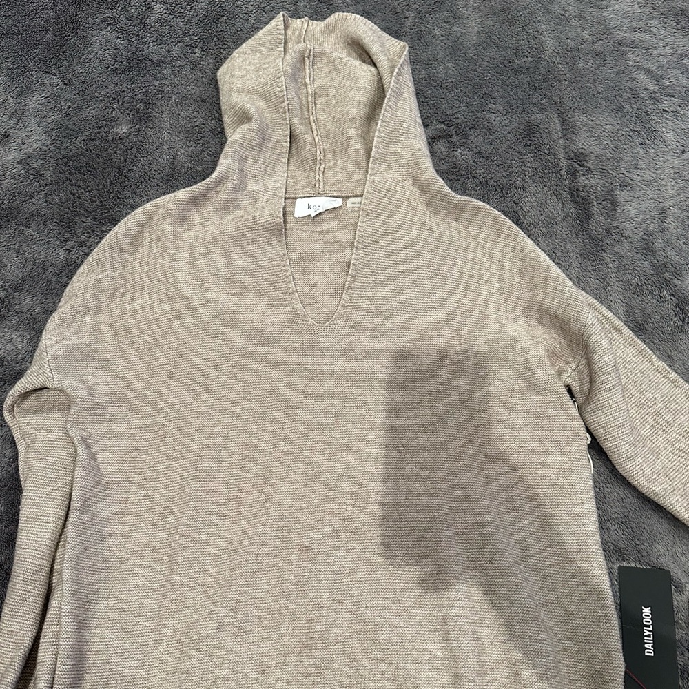 Korye beige sweater